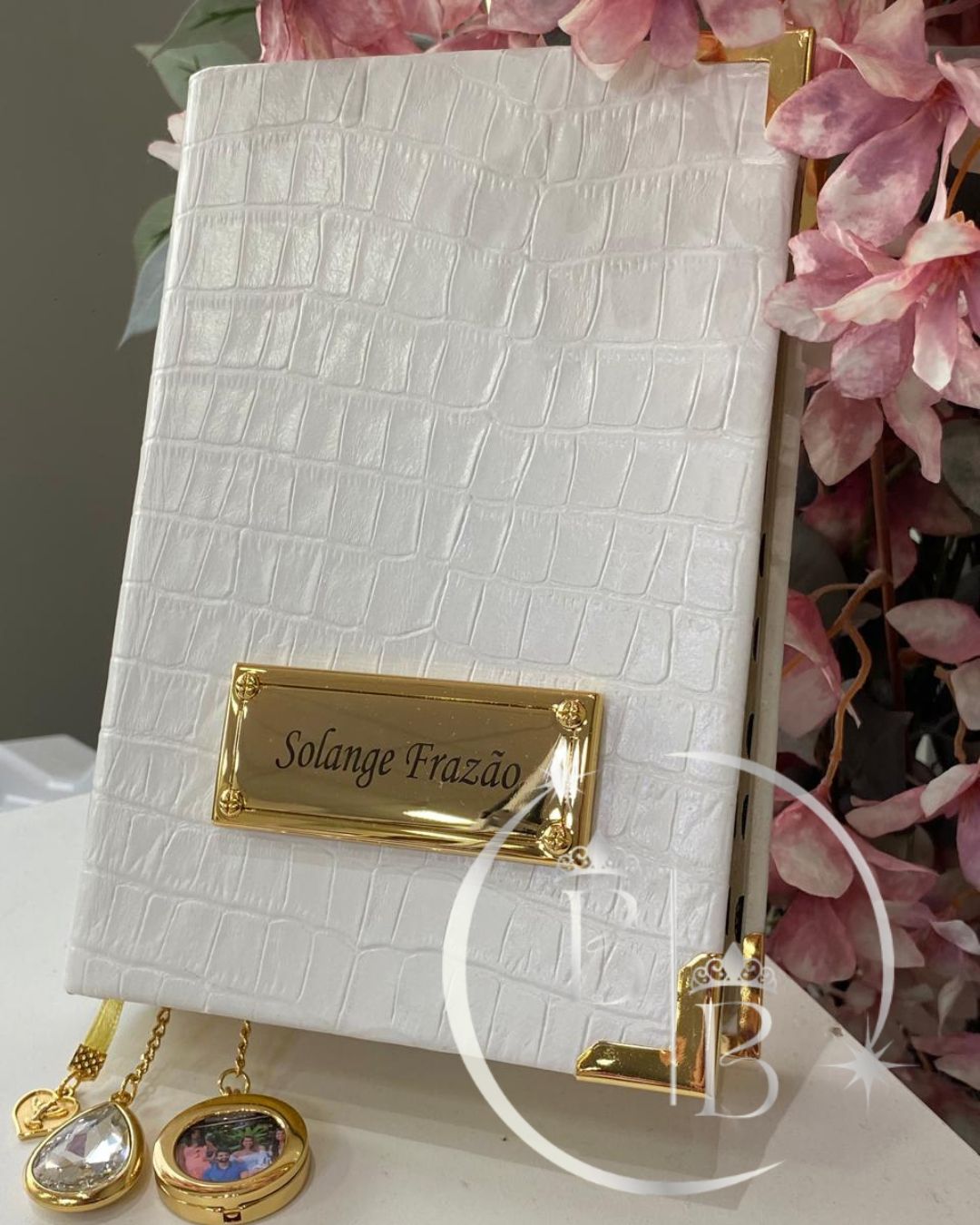 Bíblia personalizada de luxo